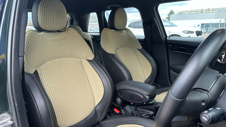 MINI Hatchback 1.5 Cooper Resolute Edition Premium 5dr Auto Petrol Hatchback